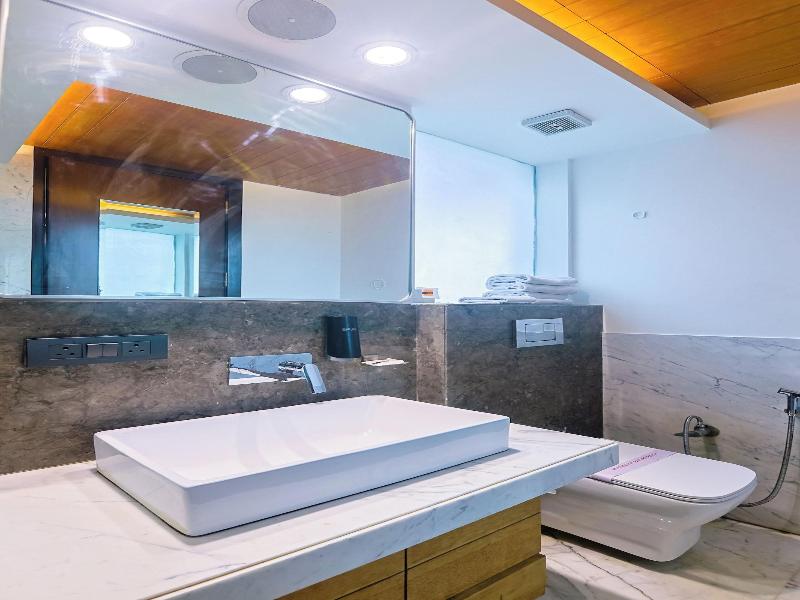 Amber Inn By Orion Hotels image