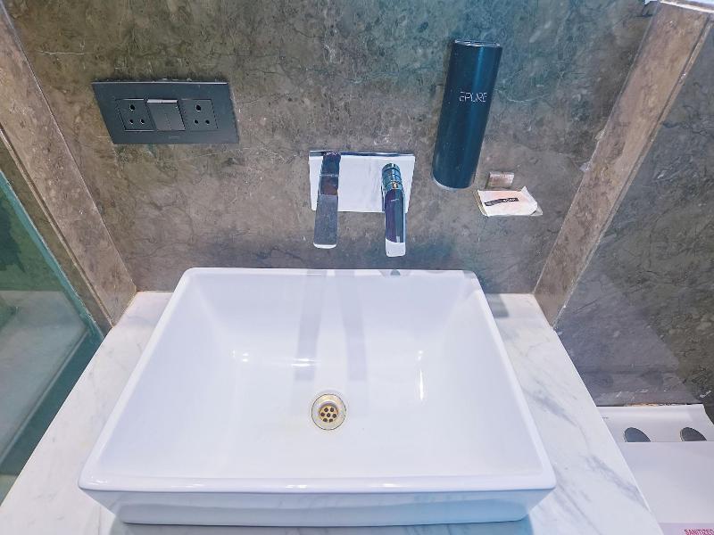 Amber Inn By Orion Hotels image