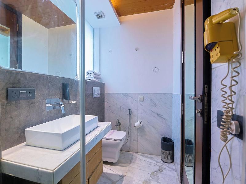 Amber Inn By Orion Hotels image