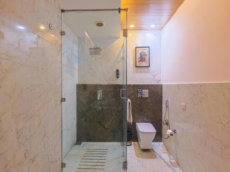 Amber Inn By Orion Hotels image