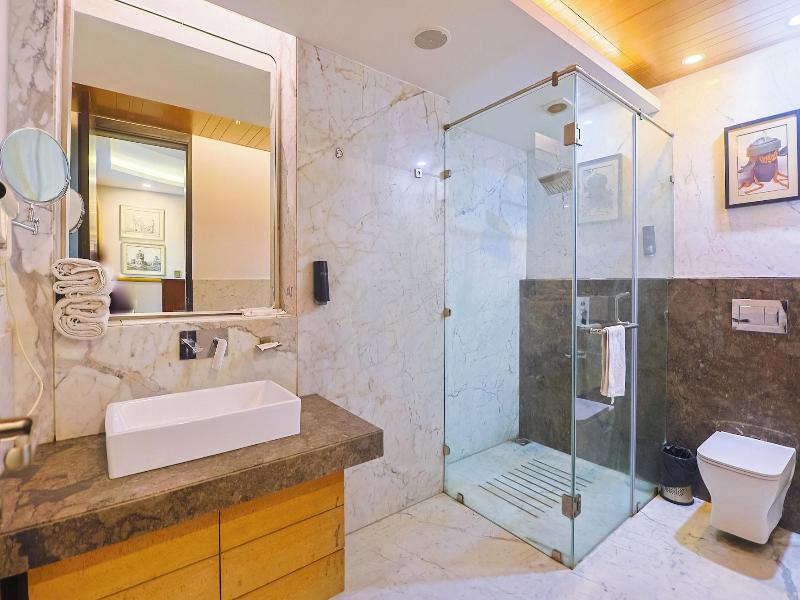 Amber Inn By Orion Hotels image