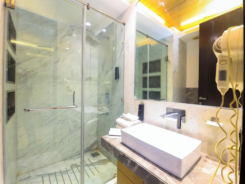 Amber Inn By Orion Hotels image