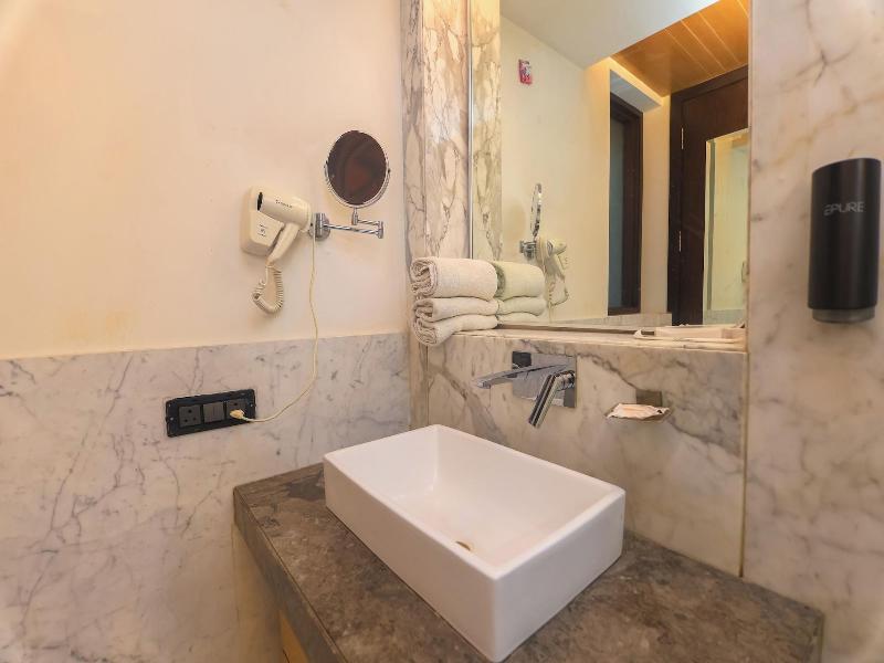 Amber Inn By Orion Hotels image