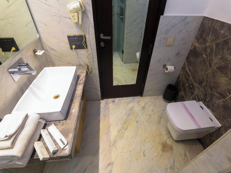 Amber Inn By Orion Hotels image
