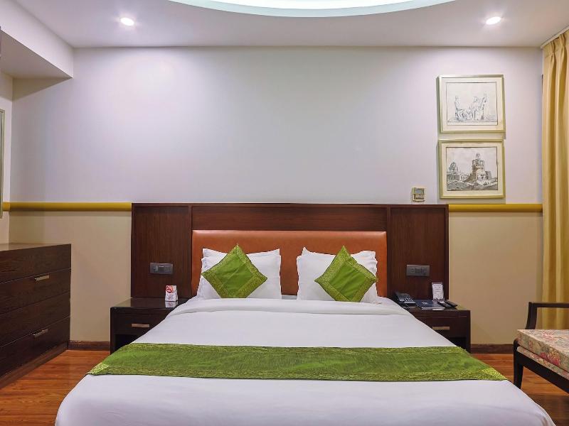 Amber Inn By Orion Hotels image