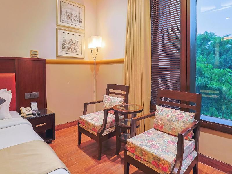 Amber Inn By Orion Hotels image