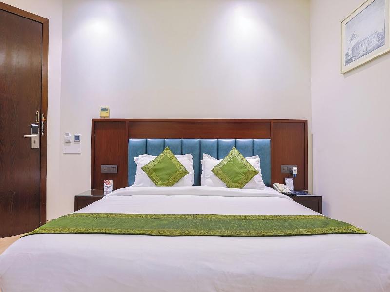 Amber Inn By Orion Hotels image