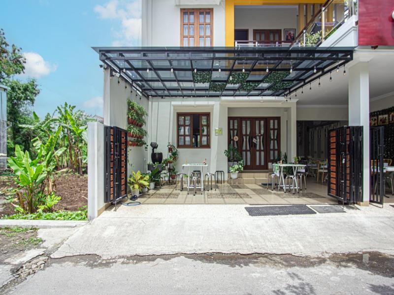 Bisma Balcony Homestay By Zuzu image