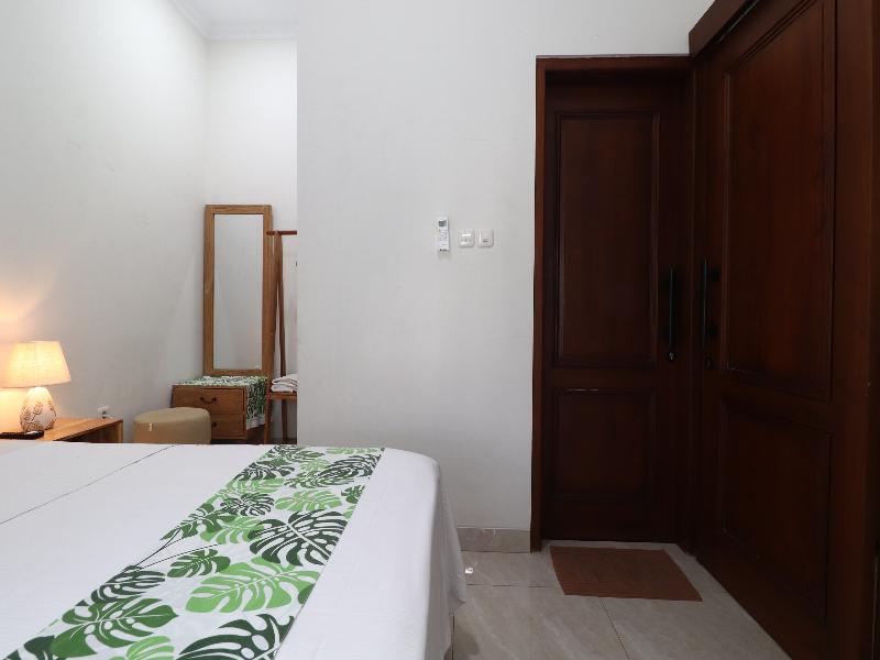 Bisma Balcony Homestay By Zuzu image