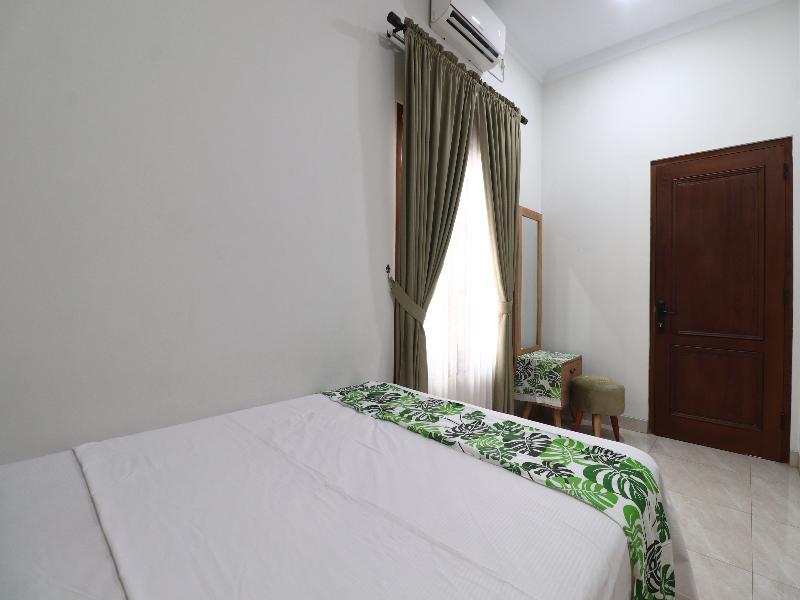 Bisma Balcony Homestay By Zuzu image