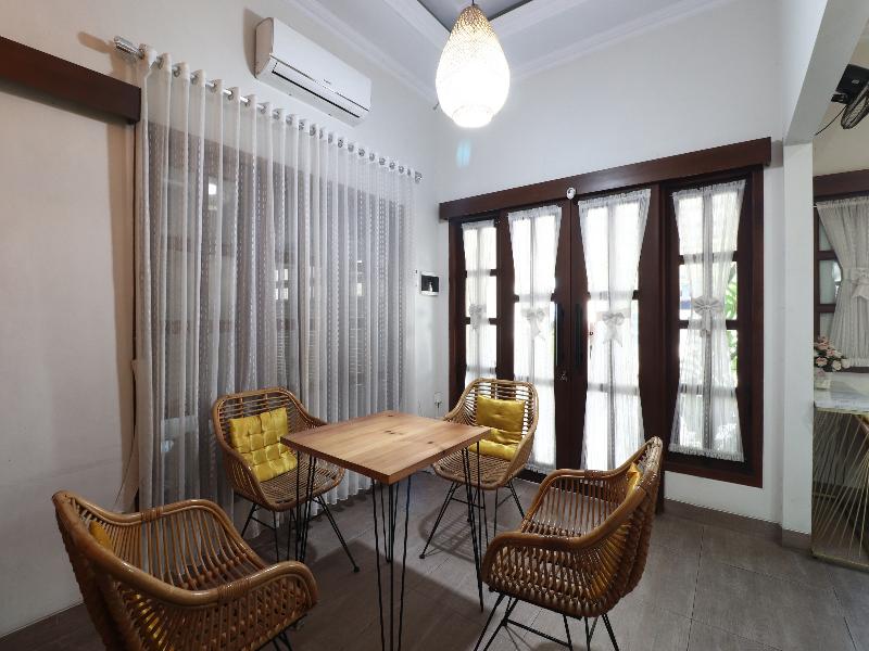 Bisma Balcony Homestay By Zuzu image