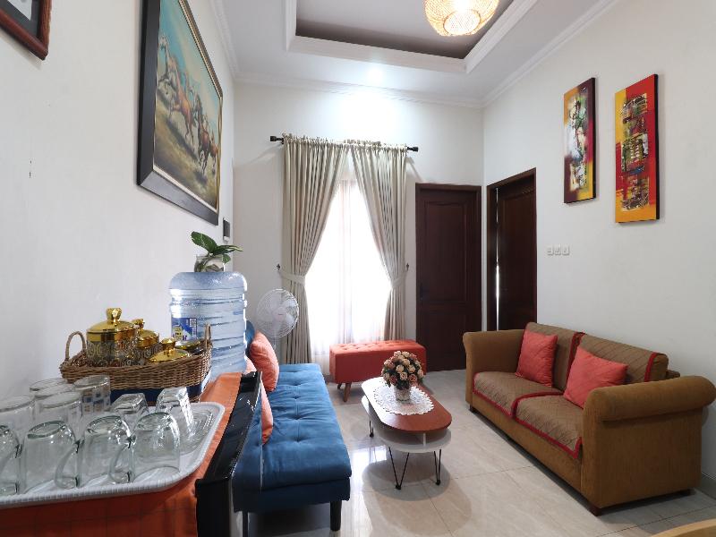 Bisma Balcony Homestay By Zuzu image