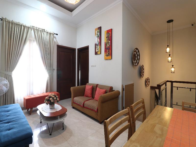 Bisma Balcony Homestay By Zuzu image