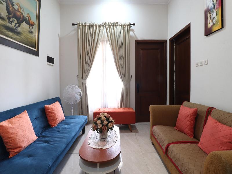 Bisma Balcony Homestay By Zuzu image