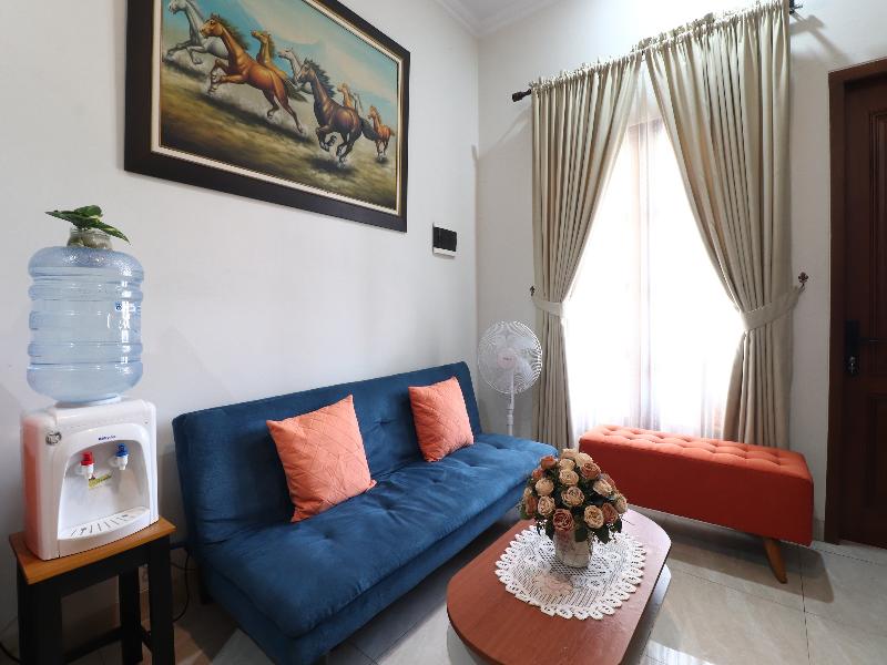 Bisma Balcony Homestay By Zuzu image