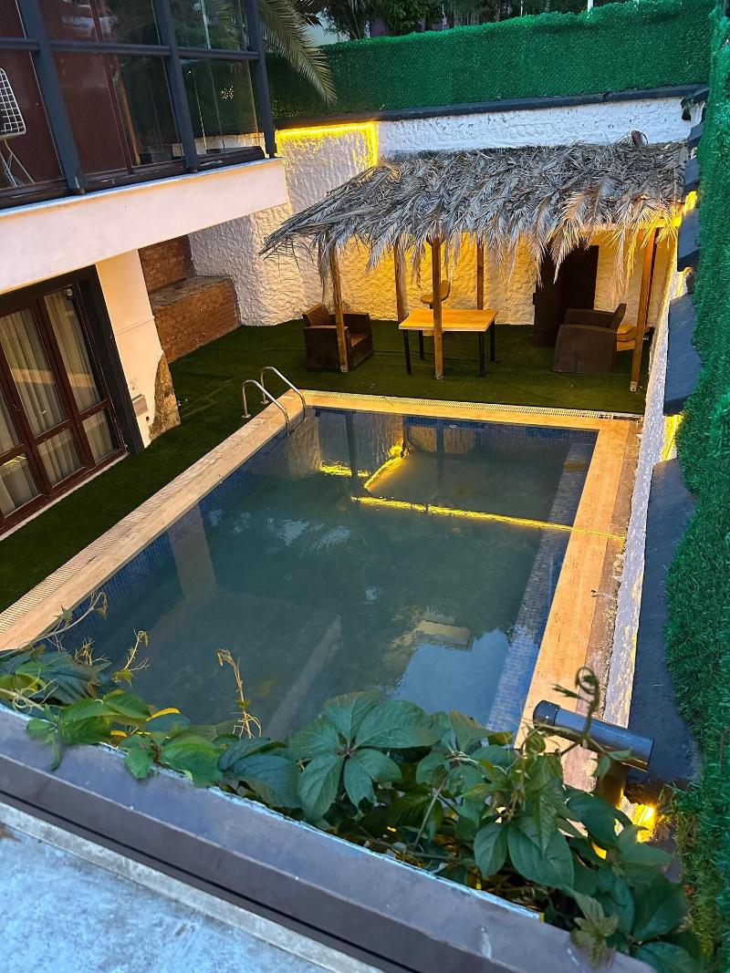 Mavilla Hotel image