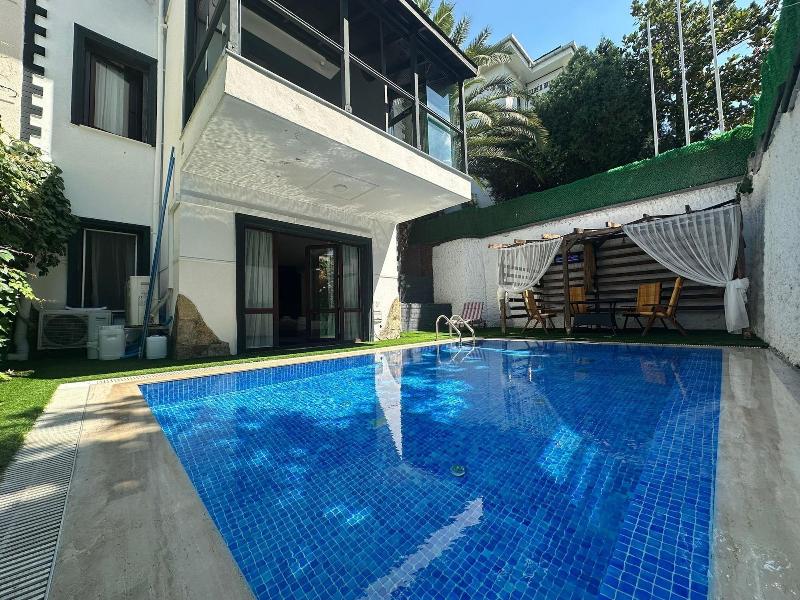 Mavilla Hotel image
