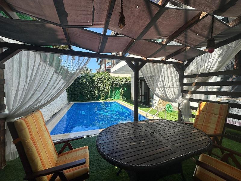 Mavilla Hotel image