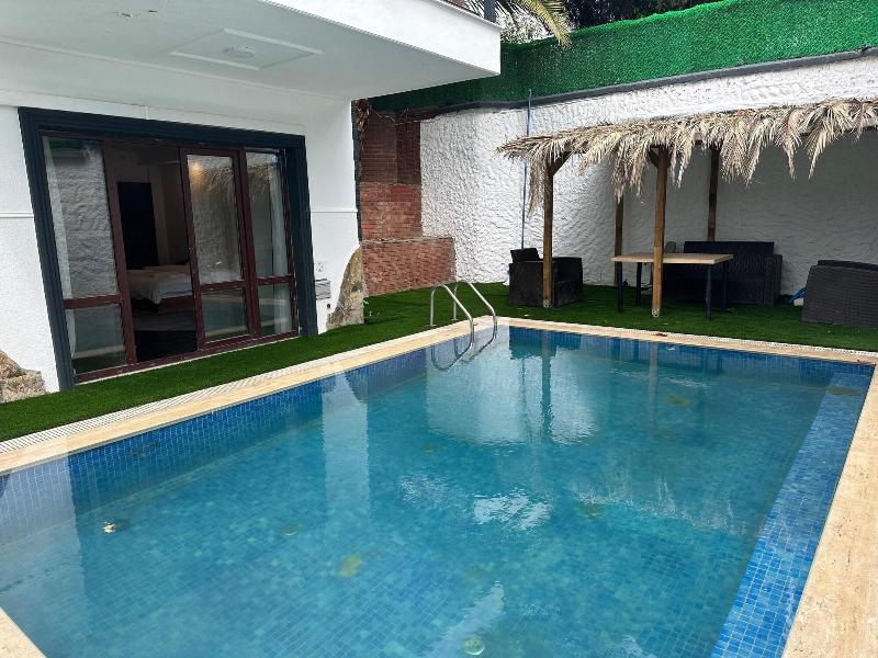 Mavilla Hotel image