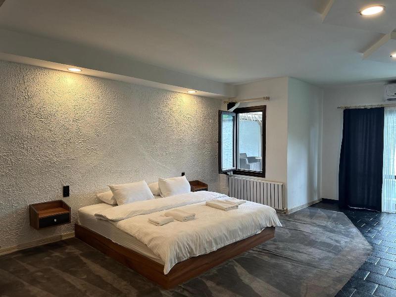Mavilla Hotel image