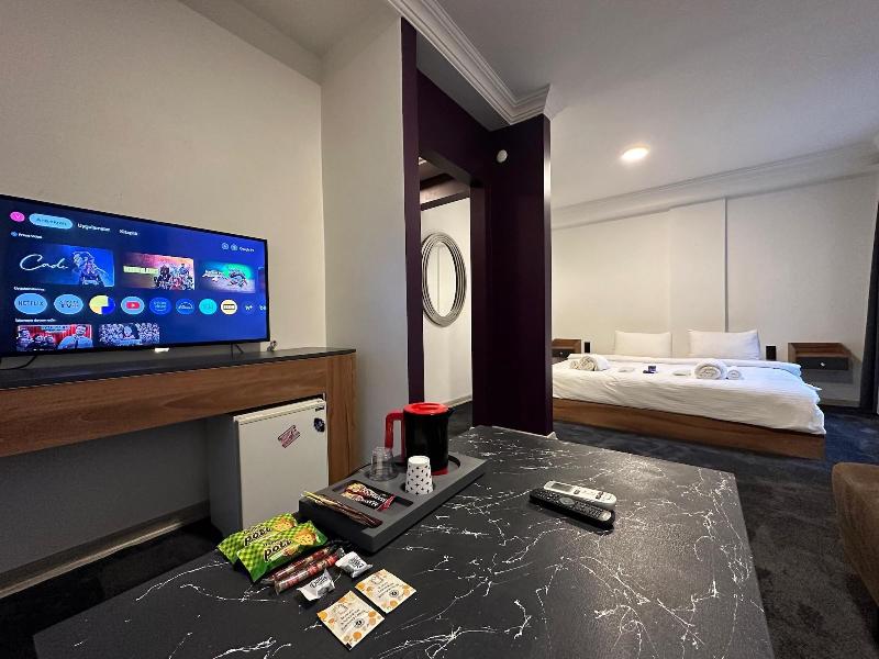 Mavilla Hotel image