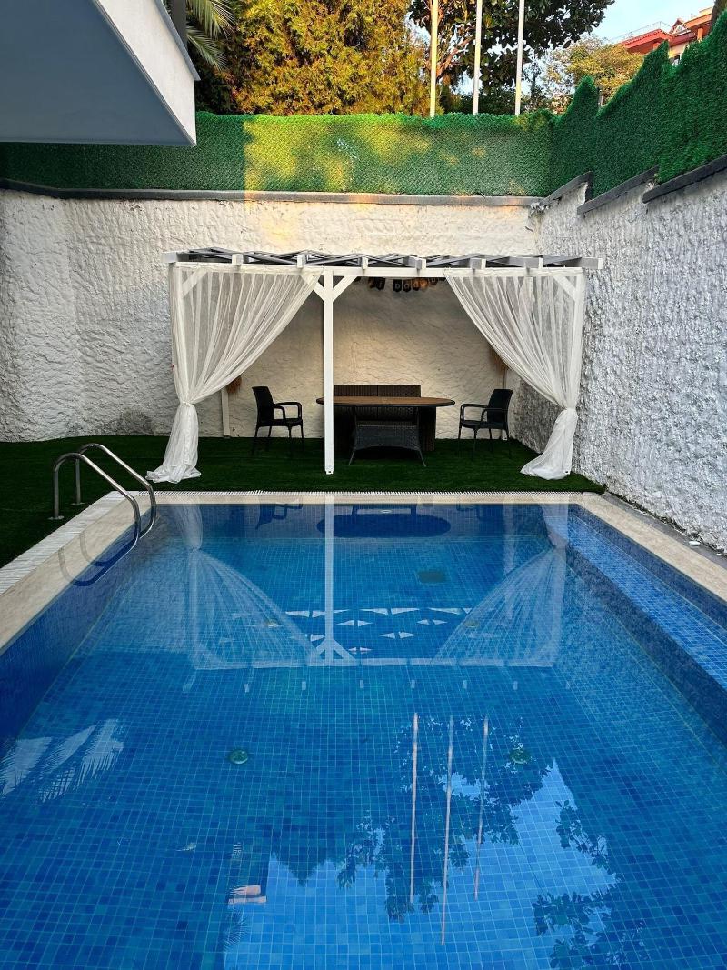 Mavilla Hotel image