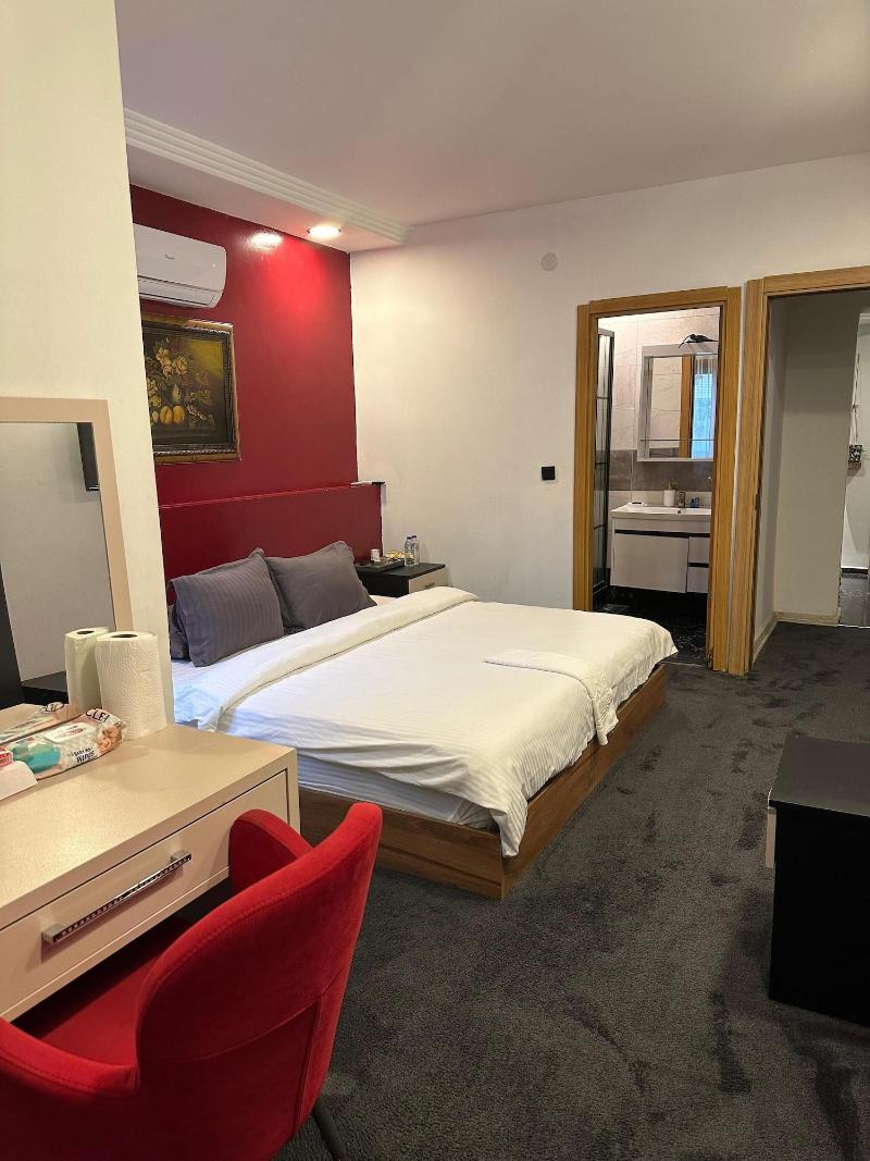 Mavilla Hotel image