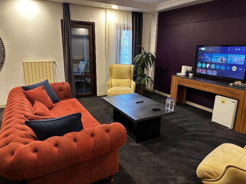 Mavilla Hotel image