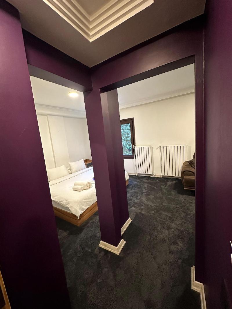 Mavilla Hotel image