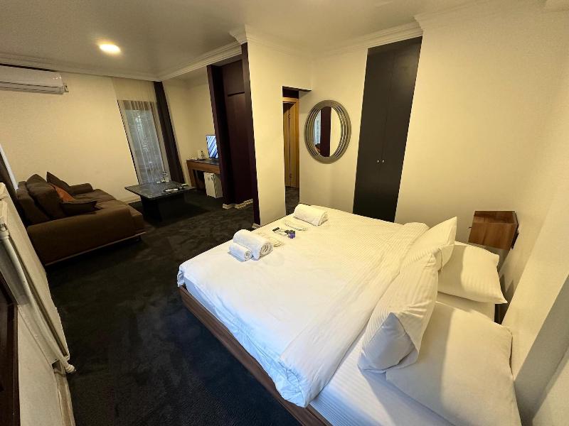 Mavilla Hotel image