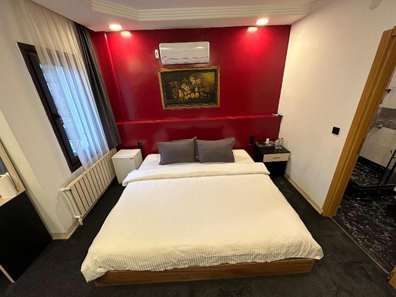 Mavilla Hotel image