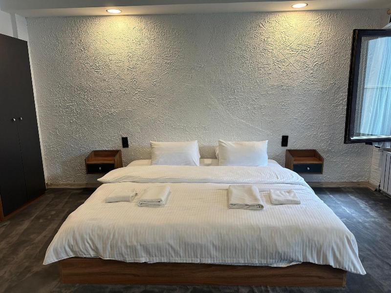 Mavilla Hotel image