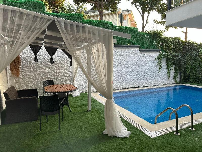 Mavilla Hotel image