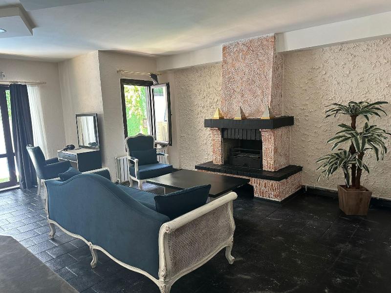 Mavilla Hotel image