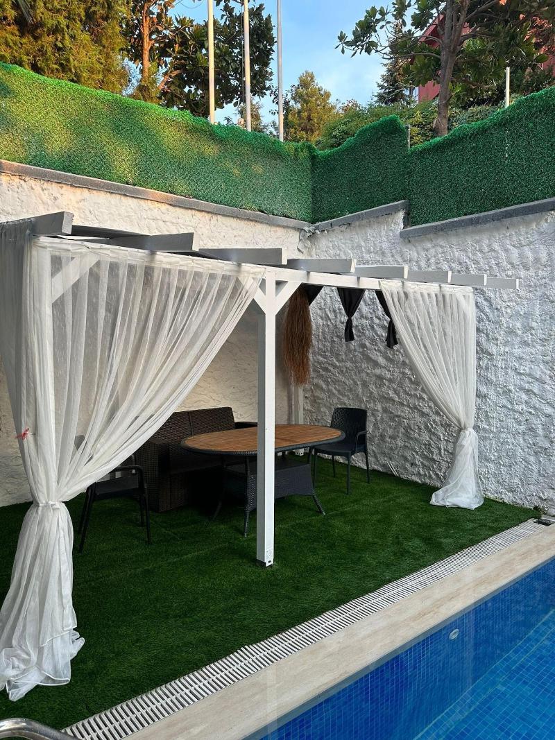 Mavilla Hotel image