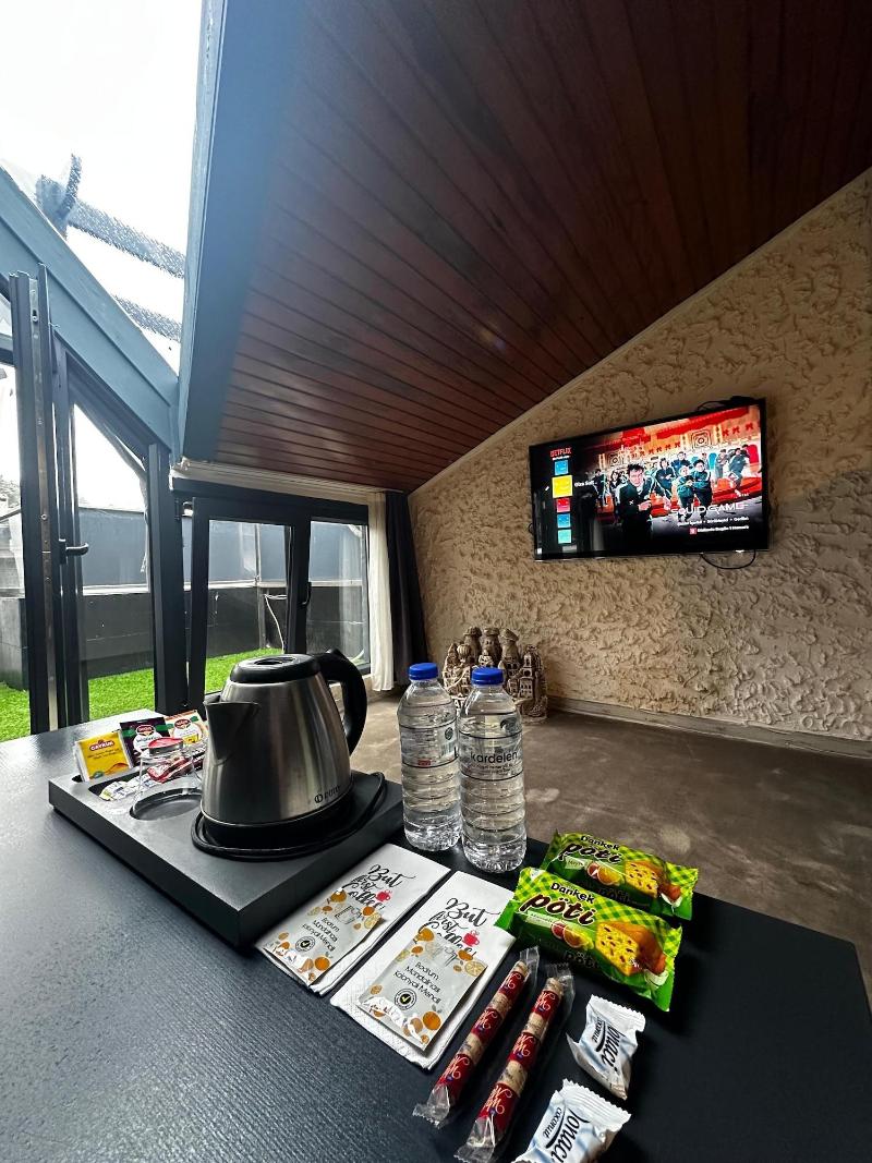 Mavilla Hotel image