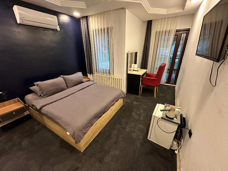 Mavilla Hotel image