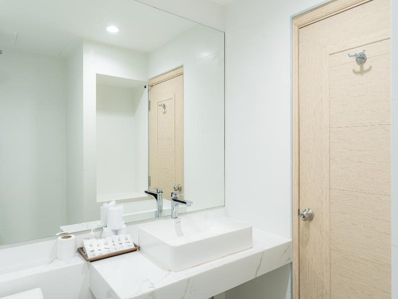 Arsh Boutique Hotel By Zuzu image
