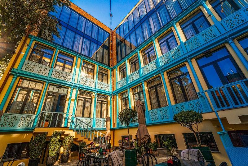 Makmani Hotel image