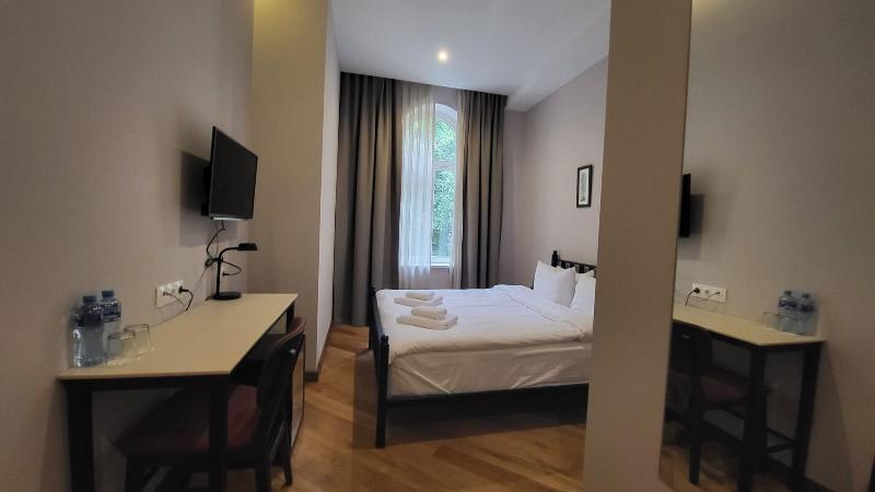 Makmani Hotel image