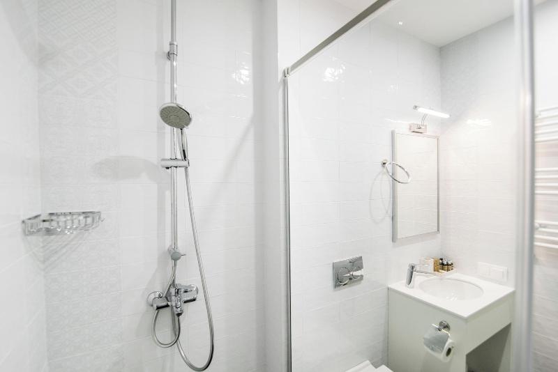 Makmani Hotel image