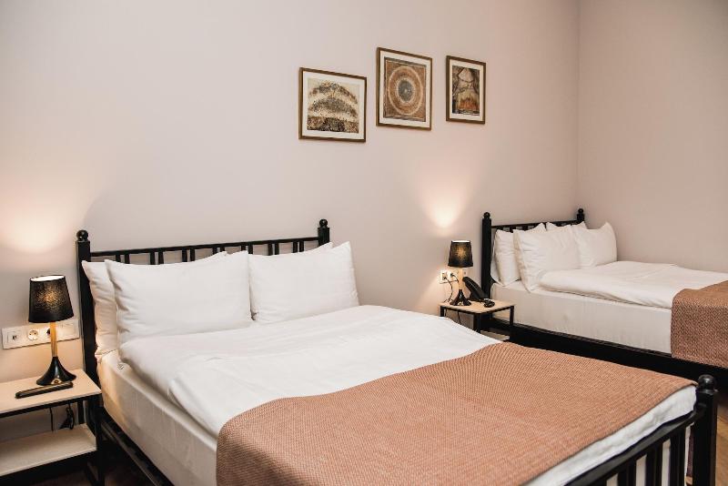 Makmani Hotel image