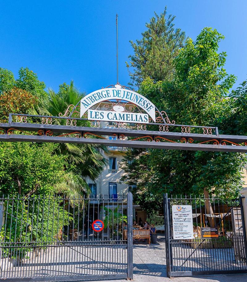 Auberge De Jeunesse Hi Nice Les Cama Lias image