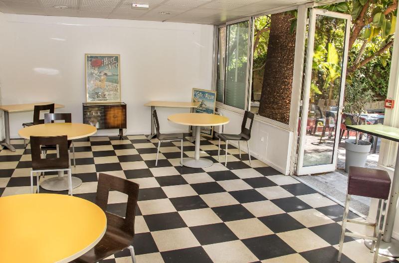 Auberge De Jeunesse Hi Nice Les Cama Lias image