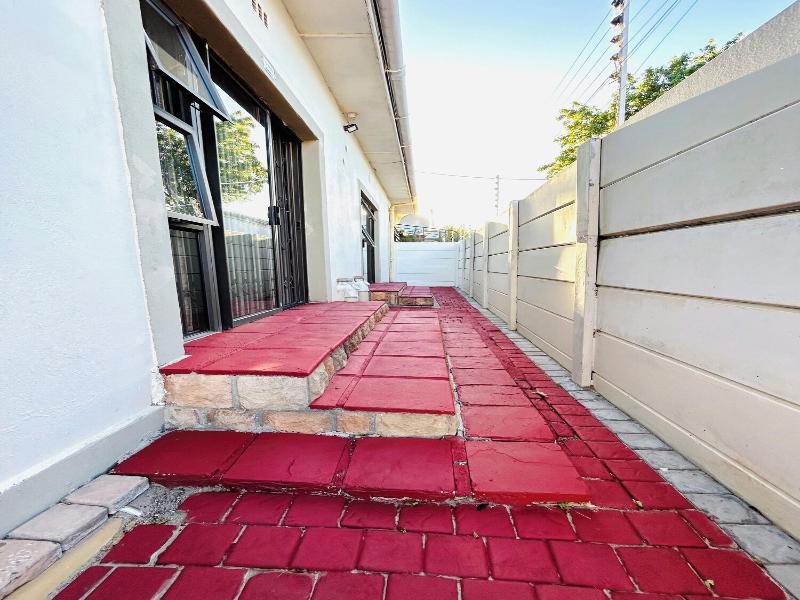 Executive Accommodation Bellville image
