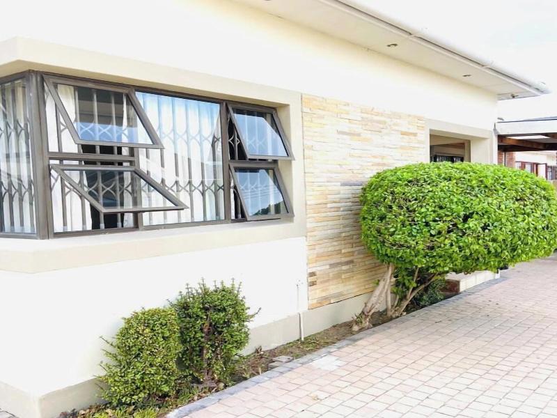 Executive Accommodation Bellville image