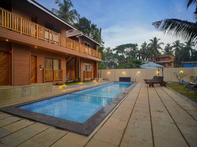 Treehouse Mars Beach Cottages image