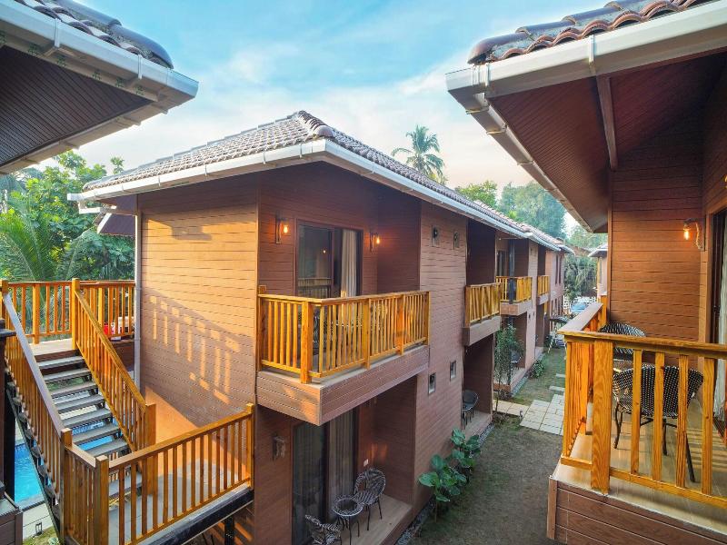 Treehouse Mars Beach Cottages image