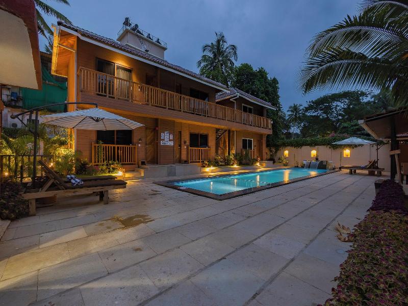 Treehouse Mars Beach Cottages image