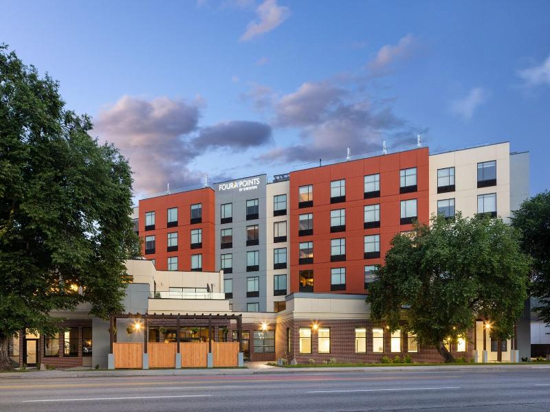 Four Points By Sheraton Penticton At The Conventio